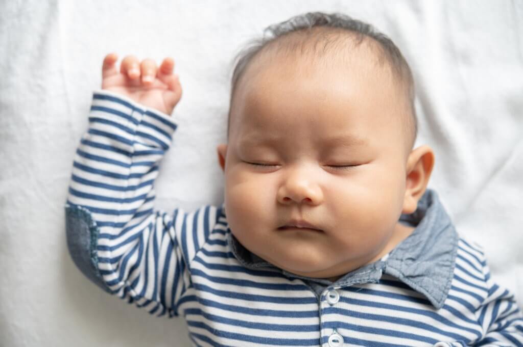 Lo que Sí (Do´s) y lo que NO (Dont´s) para alargar las siestas del bebé.