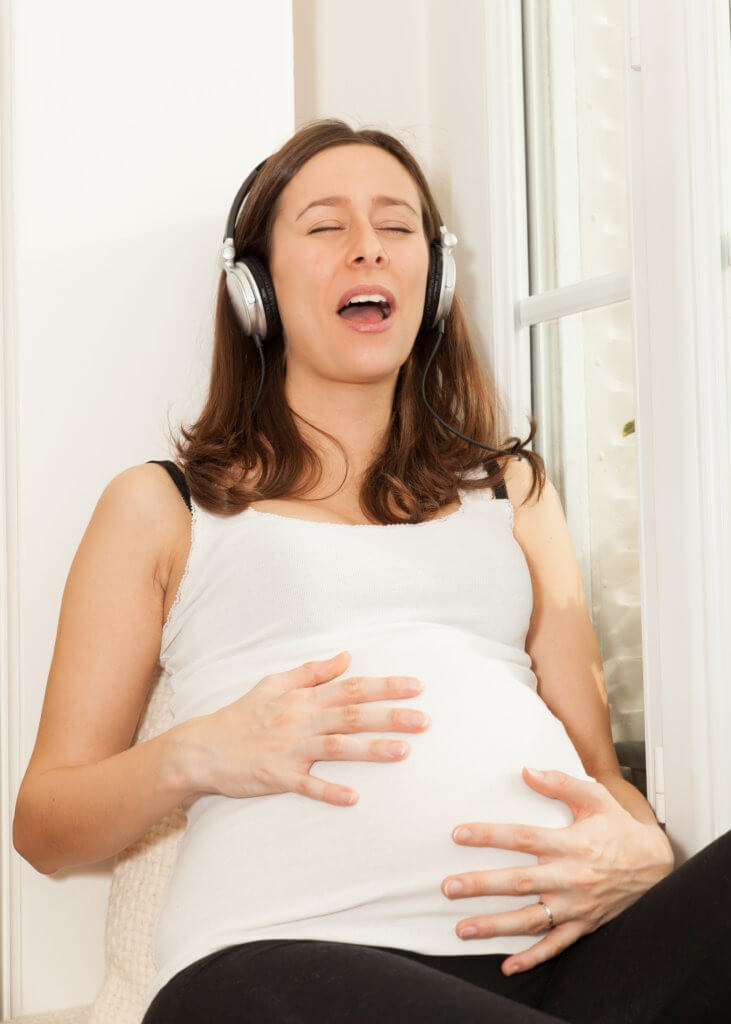 Estimular bebé embarazo con música
