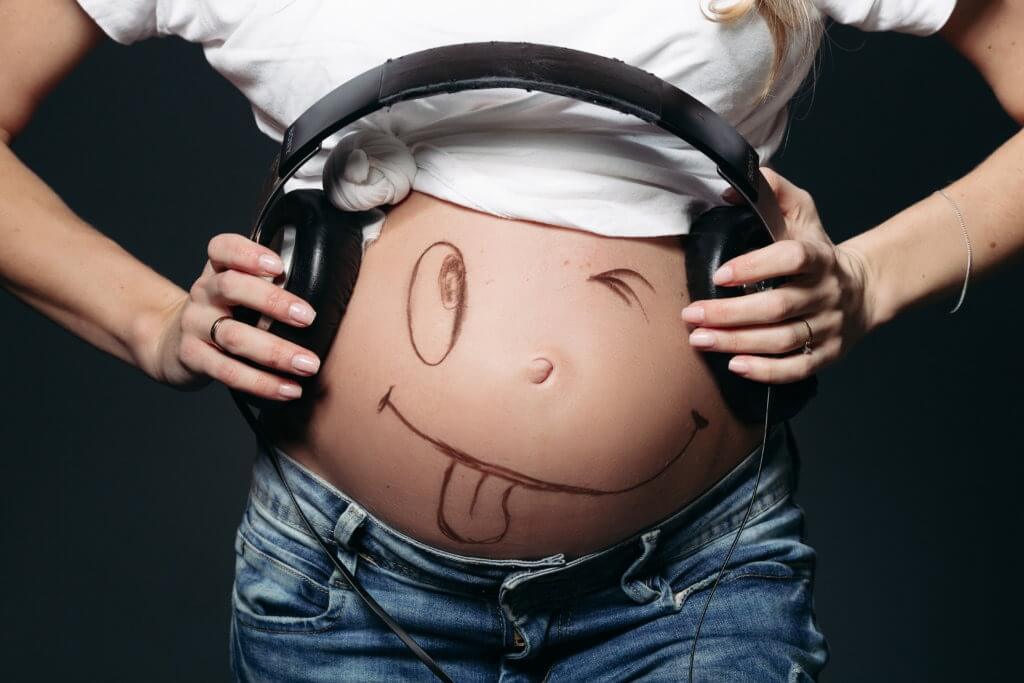 Estimular bebé embarazo con música