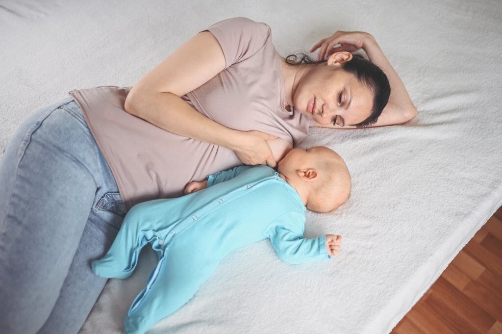 Primer encuentro con la lactancia materna y estado de ánimo